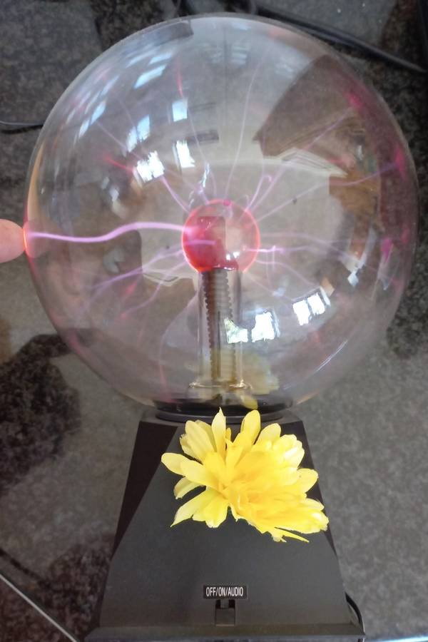 Retro 80s Plasma Ball-----Tested and working--Looks great.