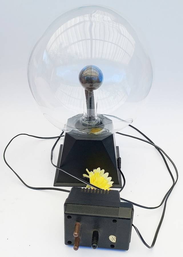 Retro 80s Plasma Ball-----Tested and working--Looks great.