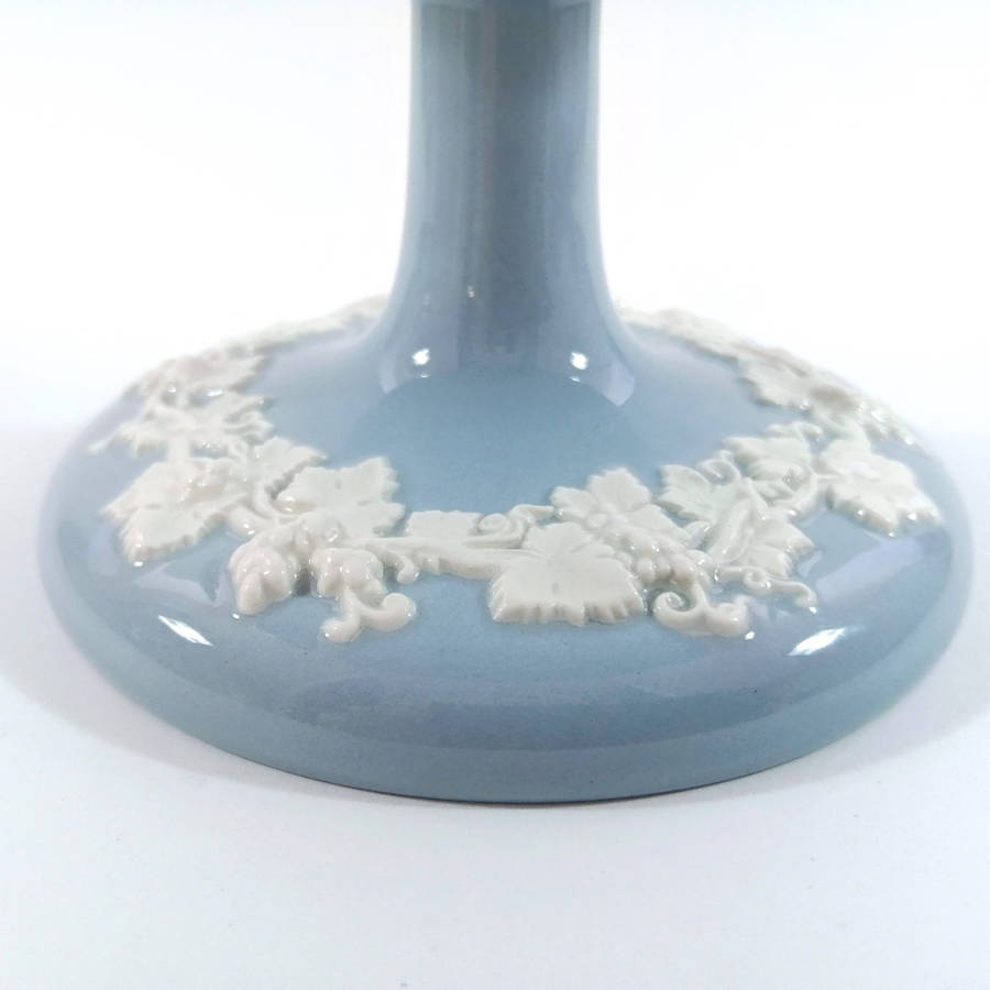 Wedgwood Queenswear Cream on Lavender Etruria Cake Stand
