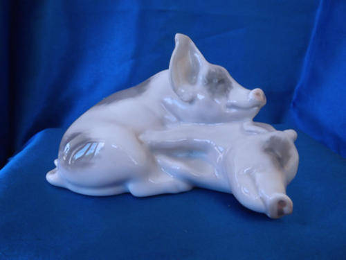ROYAL COPENHAGEN TWO SLEEPING PIGS