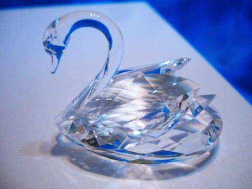 GENUINE Swarovski Crystal Small Swan Retired