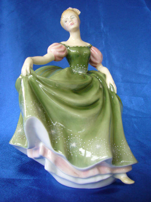 ROYAL DOULTON FIGURE HN2234 MICHELE LADY