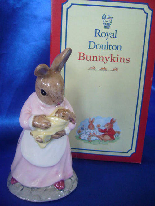 Royal Doulton - Mother and baby Bunnykins Boxed