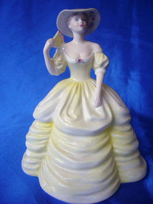 Coalport  Figurine Cationa