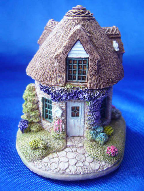 Miniature House - Lilliput Lane "Dovecote"