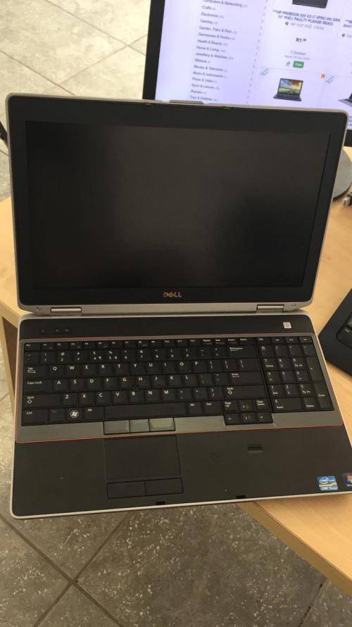 *DELL LATITUDE E6520 i5 / 4GB RAM / 500GB HD / 15.6"