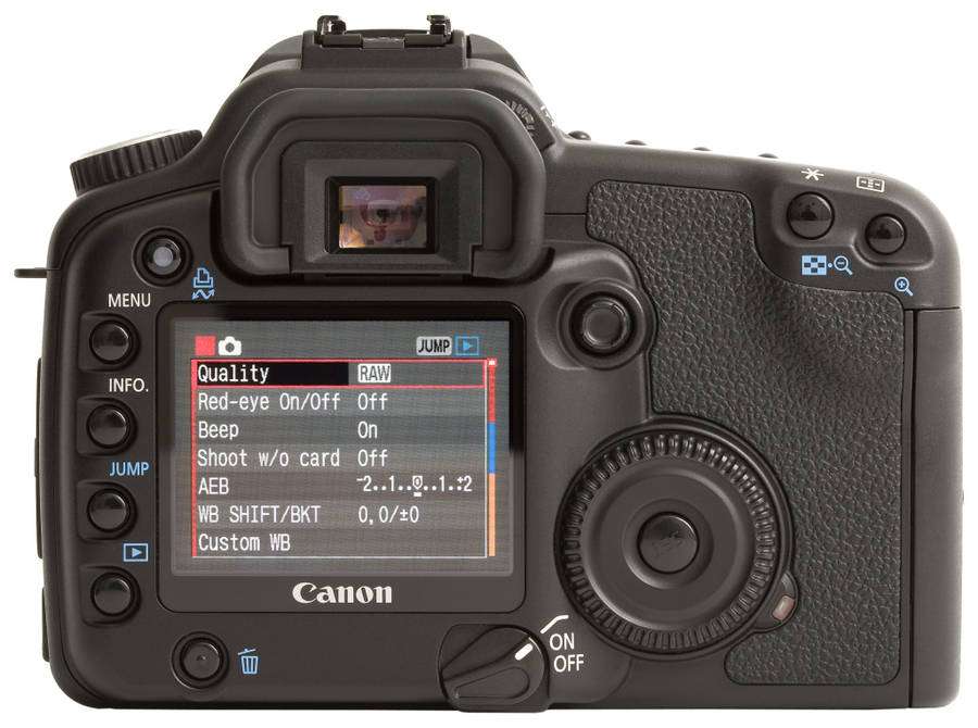 Canon EOS 30D + Sigma 18-200mm Lens