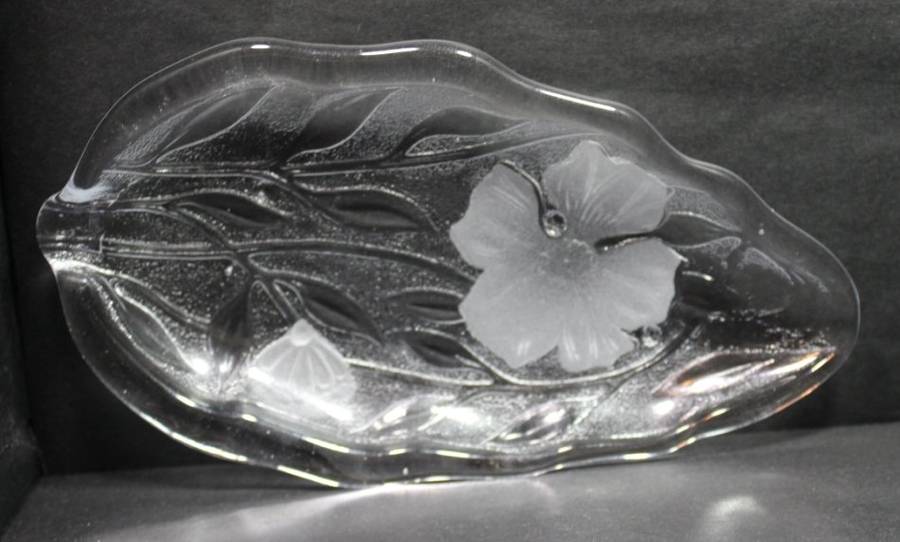 Leaf Shaped Crystal Canape Plate