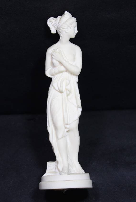 Pair of Arta Fina and A Santini Statuettes Aphrodite and Venus De Milo