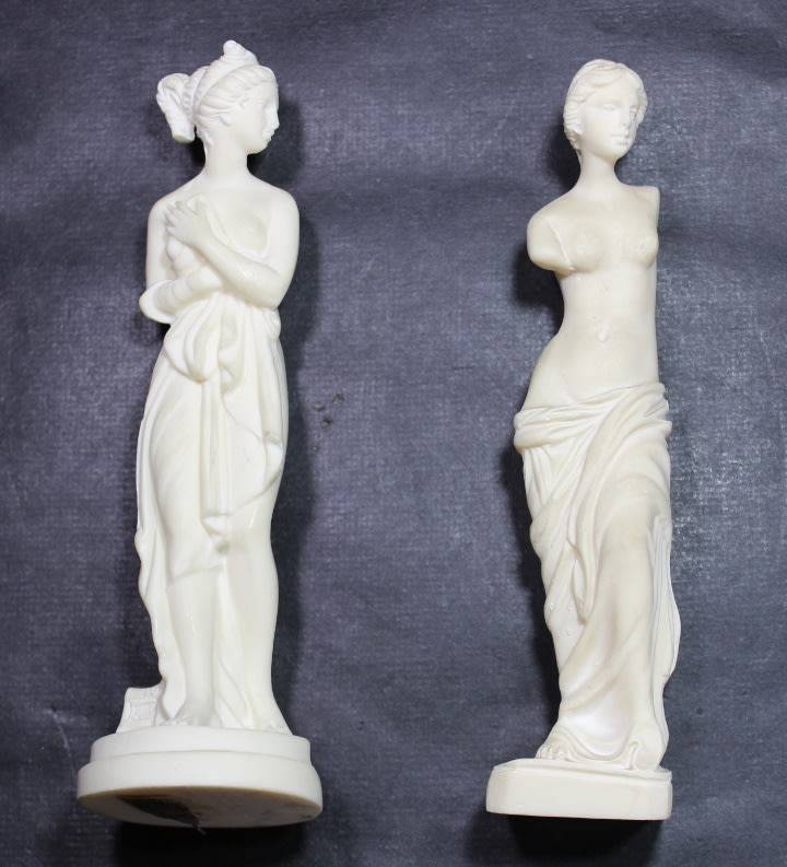 Pair of Arta Fina and A Santini Statuettes Aphrodite and Venus De Milo