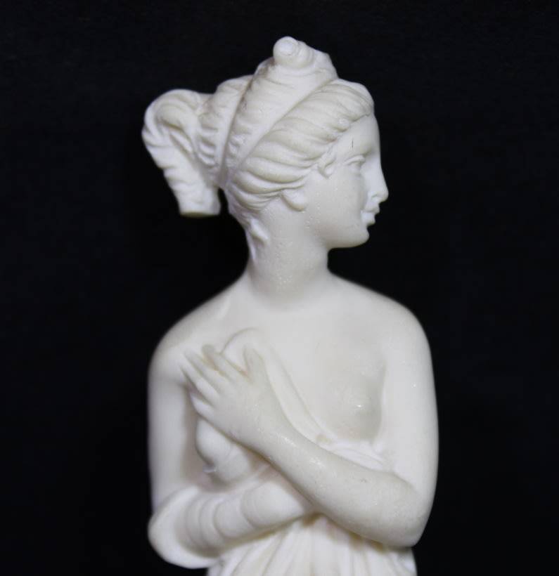 Pair of Arta Fina and A Santini Statuettes Aphrodite and Venus De Milo