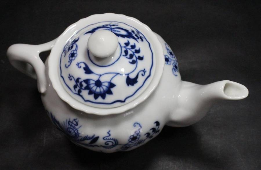 Blue Danube Tea Pot small, made in Japan.