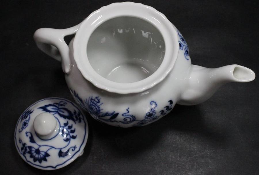 Blue Danube Tea Pot small, made in Japan.