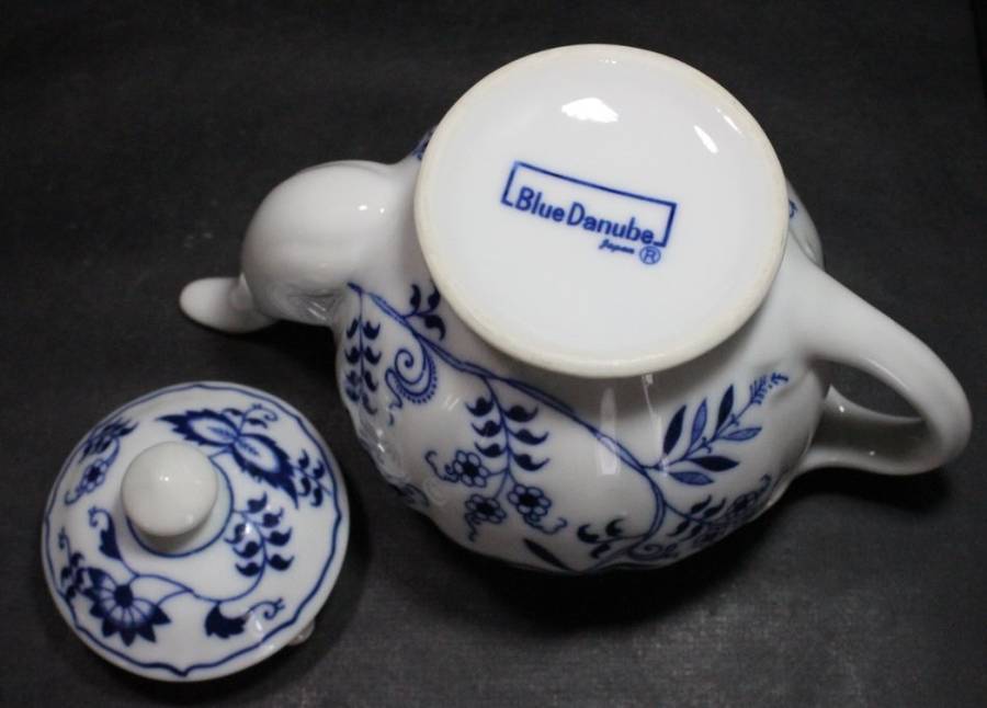 Blue Danube Tea Pot small, made in Japan.