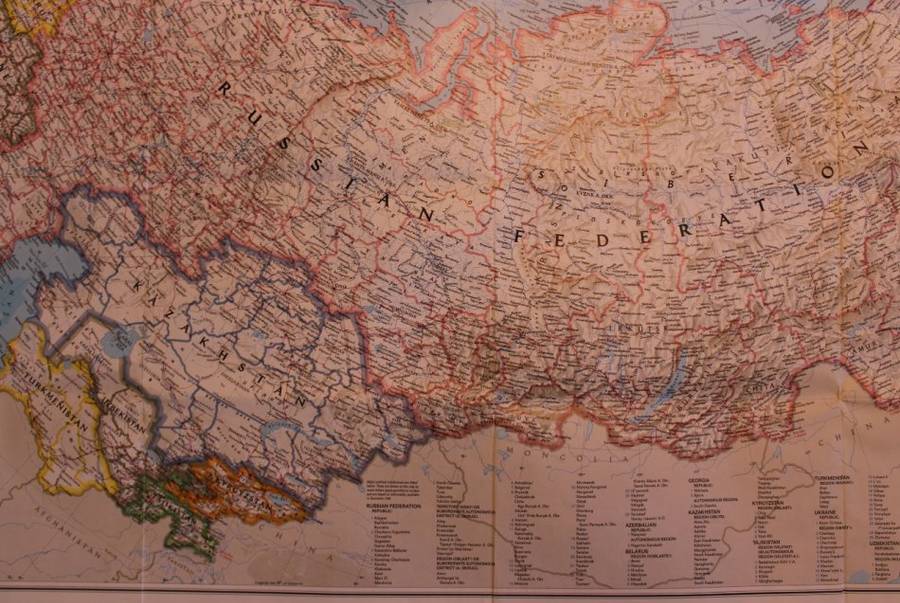 National Geographic Folded Map of Russia March 1993