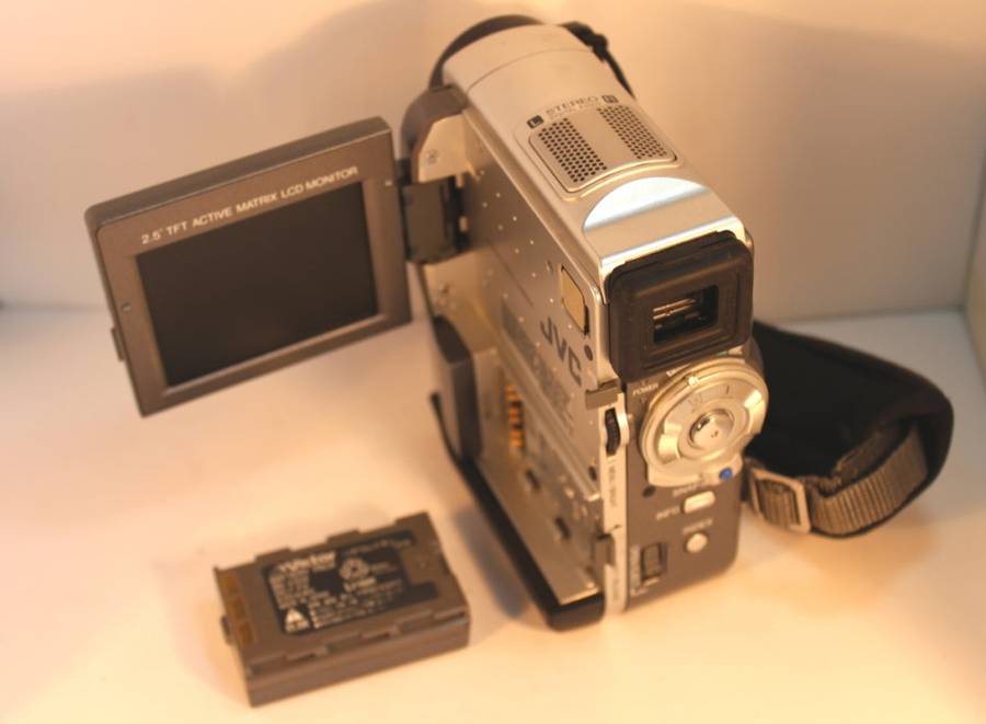 JVC Digital Mini DV Video Camera GR-DVX 507A