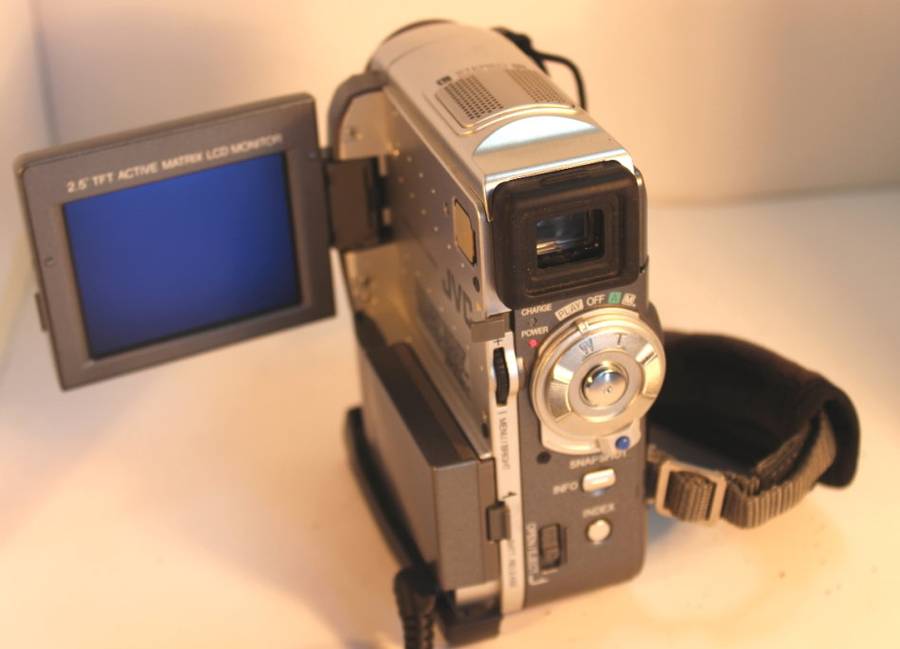 JVC Digital Mini DV Video Camera GR-DVX 507A