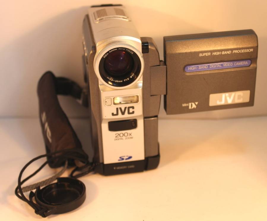 JVC Digital Mini DV Video Camera GR-DVX 507A