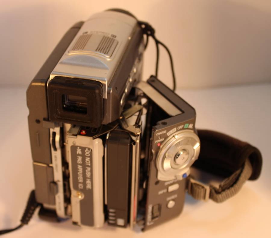 JVC Digital Mini DV Video Camera GR-DVX 507A