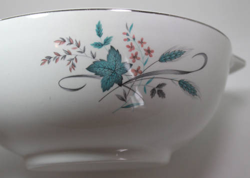 Alfred Meakin  Glo-White `Manitoba` Tureen Dish with Lid