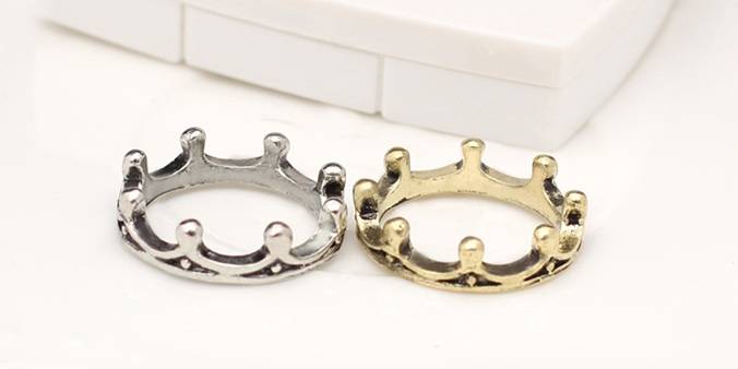Fashion Crown Ring - Gold, Silver
