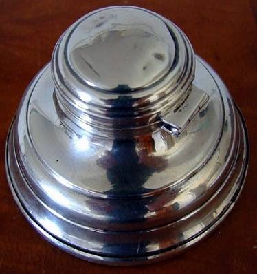 NB NB FOR EYEBEE ONLY. THANK YOU Hallmarked silver inkwell with hinged lid, Napper & Davenport