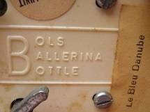 Incredible! VINTAGE BOLS MUSICAL BALLERINA CURACAO LIQUEUR BOTTLE. SEALED. WORKS PERFECTLY