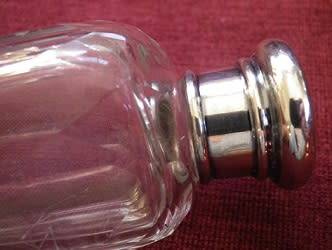 Hallmarked Sterling Silver lidded Vintage panel cut glass cologne/perfume travelling bottle. London