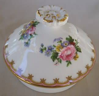 Exquisite rare ROYAL ALBERT "LADY CARLYLE"  medium size teapot. Excellent condition.