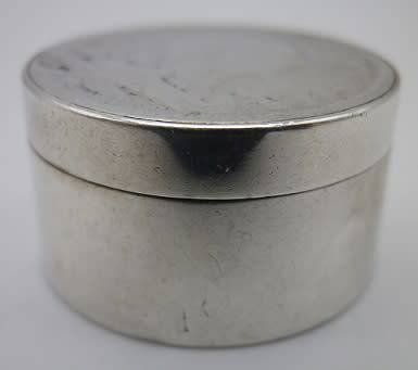 Sterling Silver pill pot with coin lid 1805 TEN PENCE IRISH BANK TOKEN.GEORGE III 12grms 2.3x 1.3 cm
