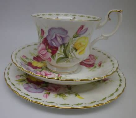 FOR RICKLEE ONLY PLEAS!! ROYAL ALBERT FLOWER OF THE MONTH SERIES. APRIL "SWEET PEA'