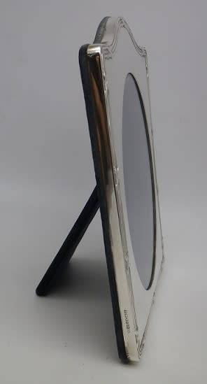BEAUTIFUL LARGE HALLMARKED SILVER FRONTED PICTURE FRAME LONDON 1973 KITNEY & CO.19 x13cm