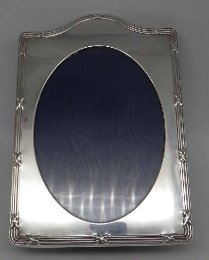 BEAUTIFUL LARGE HALLMARKED SILVER FRONTED PICTURE FRAME LONDON 1973 KITNEY & CO.19 x13cm