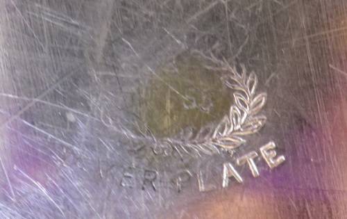 SUPERB LARGE ORNATE SILVER-PLATED RECTANGULAR SERVING BOWL WITH GLASS LINER. 50 x 33.5cm