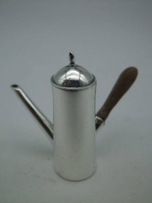 RARE!! STUNNING!! MINIATURE Hallmarked Silver chocolate pot. London 1977. Maker CM.3.5cm high