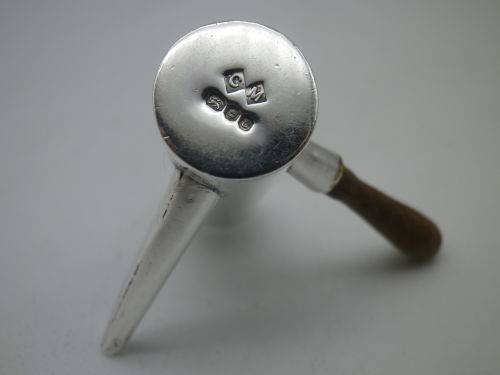 RARE!! STUNNING!! MINIATURE Hallmarked Silver chocolate pot. London 1977. Maker CM.3.5cm high