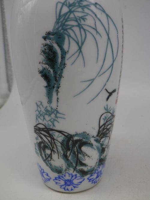 Exquisite Oriental eggshell porcelain vase hand painted flowers on a cliff face 19.5cm (2 of 3)