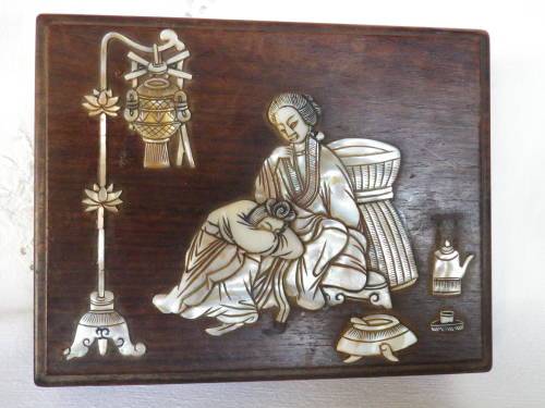 Wooden lidded Oriental Tea Caddy or Jewelry Box with gorgeous mother of Pearl decoration
