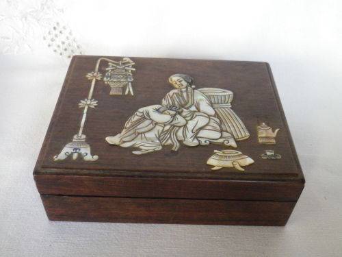 Wooden lidded Oriental Tea Caddy or Jewelry Box with gorgeous mother of Pearl decoration
