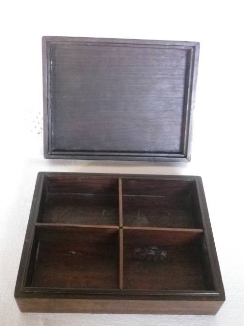 Wooden lidded Oriental Tea Caddy or Jewelry Box with gorgeous mother of Pearl decoration