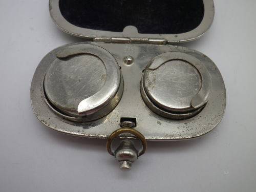 ANTIQUE SILVER PLATED DOUBLE SOVEREIGN COIN CASE 6.2 X 4.5 X 1.7cm