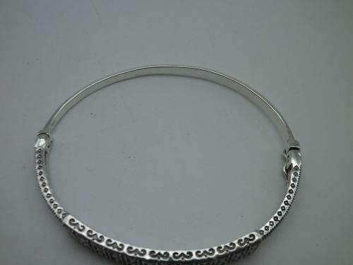 STERLING SILVER & MARCASITE BANGLE. 10.8 grms; 6.3 x 5.4 x 0.7mm. BEAUTIFUL!