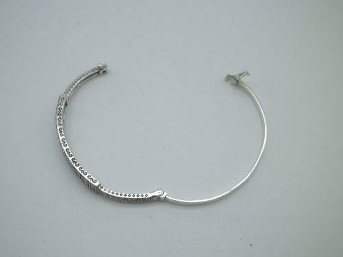 STERLING SILVER & MARCASITE BANGLE. 10.8 grms; 6.3 x 5.4 x 0.7mm. BEAUTIFUL!