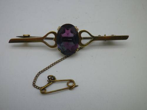 Hallmarked 9ct Yellow Gold and Rhinestone? Vintage Brooch. 5.7 cm long, 4.8 grms