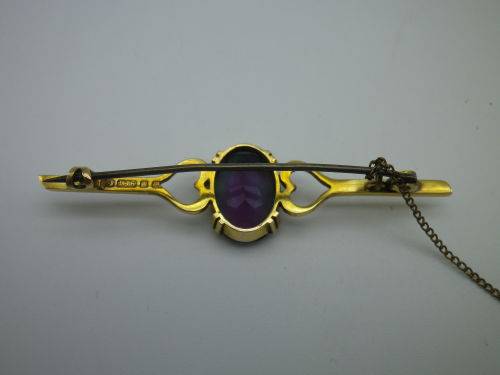 Hallmarked 9ct Yellow Gold and Rhinestone? Vintage Brooch. 5.7 cm long, 4.8 grms