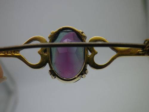 Hallmarked 9ct Yellow Gold and Rhinestone? Vintage Brooch. 5.7 cm long, 4.8 grms