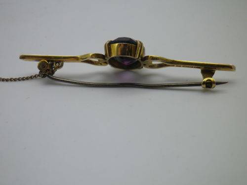 Hallmarked 9ct Yellow Gold and Rhinestone? Vintage Brooch. 5.7 cm long, 4.8 grms