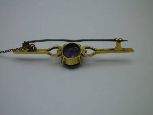 Hallmarked 9ct Yellow Gold and Rhinestone? Vintage Brooch. 5.7 cm long, 4.8 grms