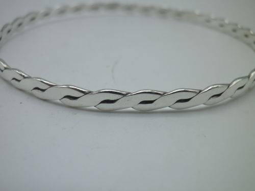 Vintage Sterling Silver 925 Silver Twist Rope Design Bangle. 6 grms