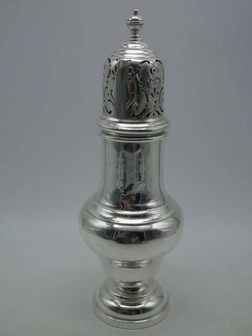 HALLMARKED STERLING SILVER SUGAR SHAKER. Birmingham 1927,S Blanckensee and Son Ltd  103GRMS 17CM